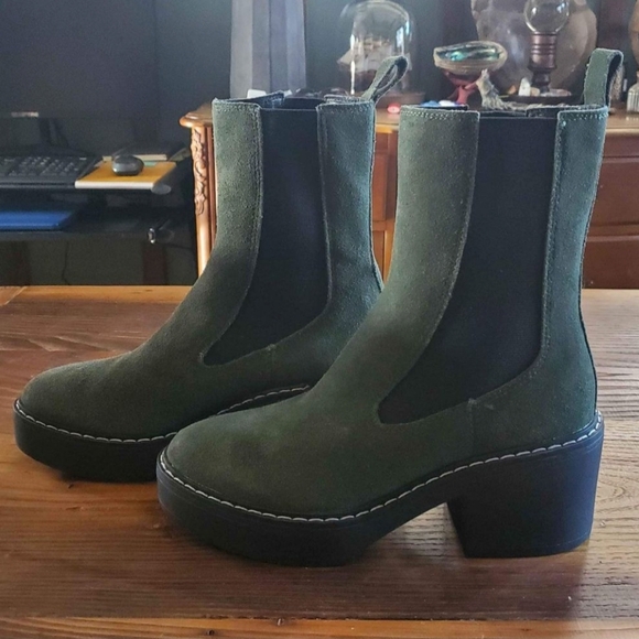 Nine West Doleas Women's Suede Chelsea Boots, Size: 6, Green - Picture 2 of 4